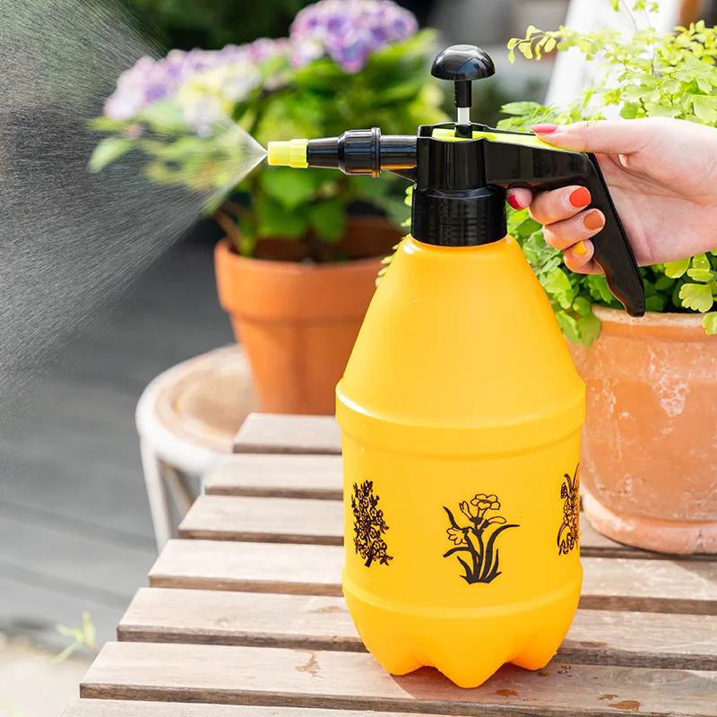 2L Plastic Handled Pressure Mist Hand Pump Water Garden Sprayer