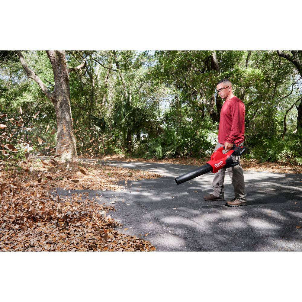 MW M18 FUEL Dual Battery 145 MPH 600 CFM 18V Lith-Ion Brushless Cordless Handheld Blower w Two 12Ah High Output Batteries 2824-20-48-11-1812-48-11-1812