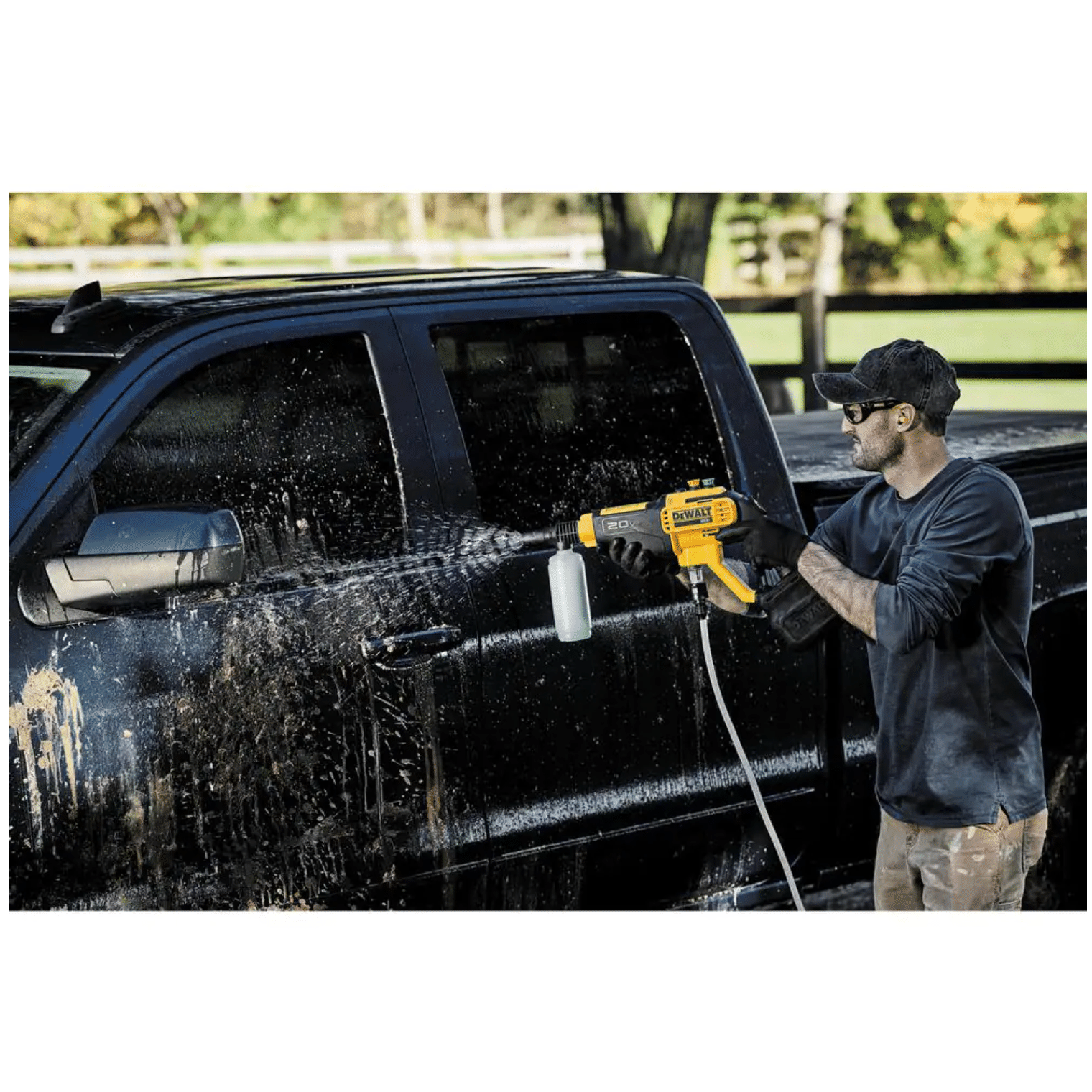 Dewalt 20V 550PSI， 1.0 GPM Cold Water Cordless Electric Power Cleaner with 4 Nozzles， Tool-Only (DCPW550B)