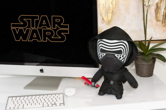 Se7en20 Star Wars 15 Talking Plush: Kylo Ren