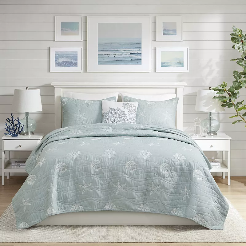 Harbor House Seaside 4-Piece Coastal Cotton Quilt Set with Shams and Throw Pillow