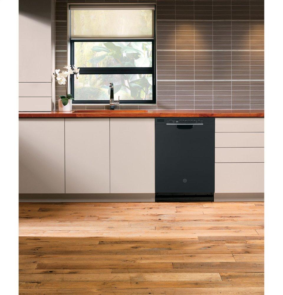 Ge Appliances GDF640HGMBB Ge® Front Control With Stainless Interior Door Dishwasher With Sanitize Cycle & Dry Boost