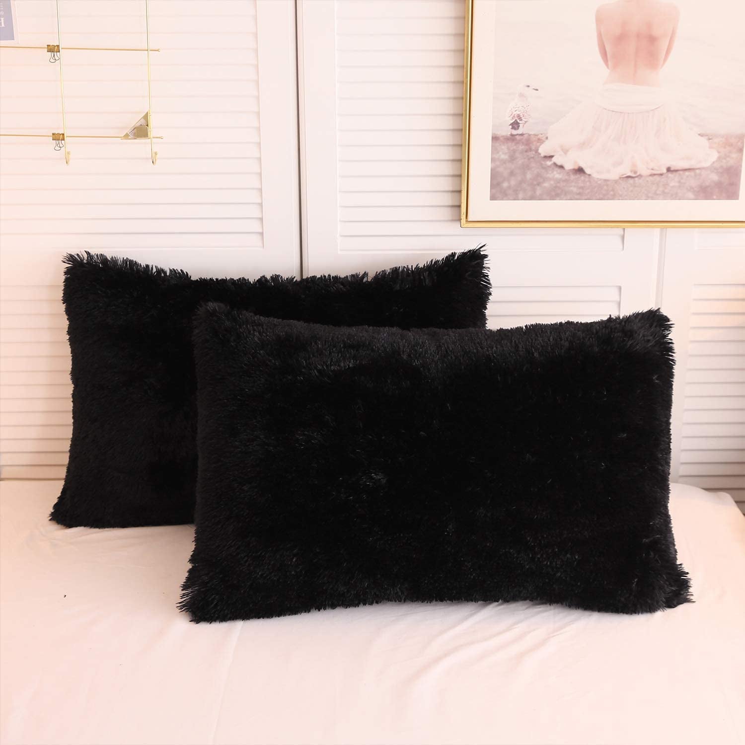 XeGe 2 Pack Soft Fluffy Pillow Cases， Shaggy Plush Pillow Shams Pillowcases， Faux Fur Pillow Covers， Furry Velvet Decorative Pillow for Bed Sofa Couch， Zipper Closure， 2 Pack， Standard Size， Black