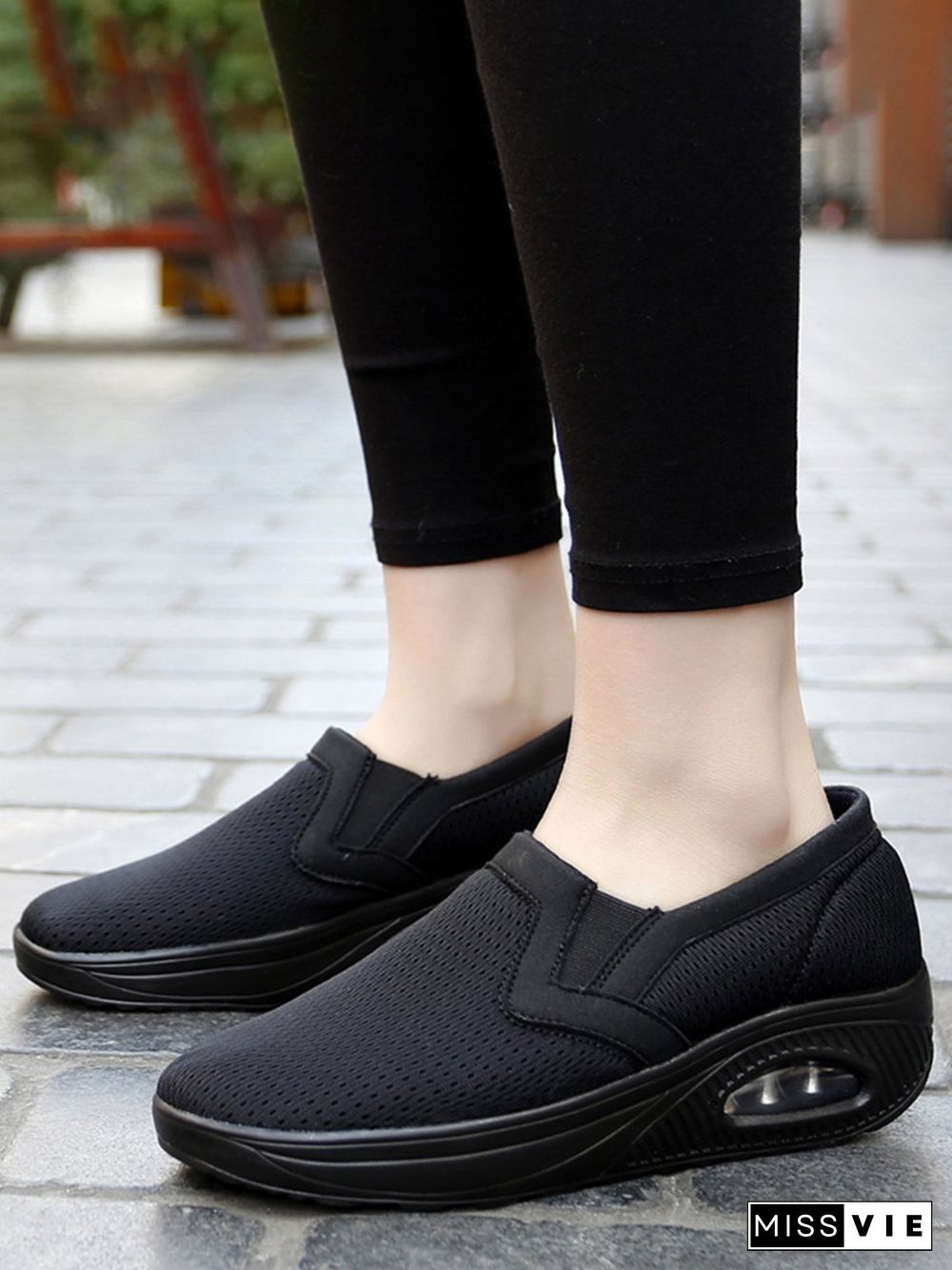 Round Toe Breathable Mesh Flat Heel Shakers Hollow Lightweight Casual Sneakers