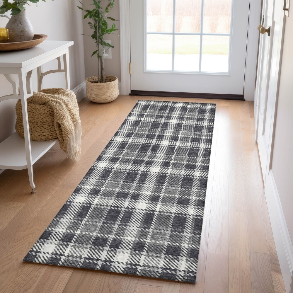 Machine Washable Indoor/ Outdoor Traditional Plaid Chantille Rug