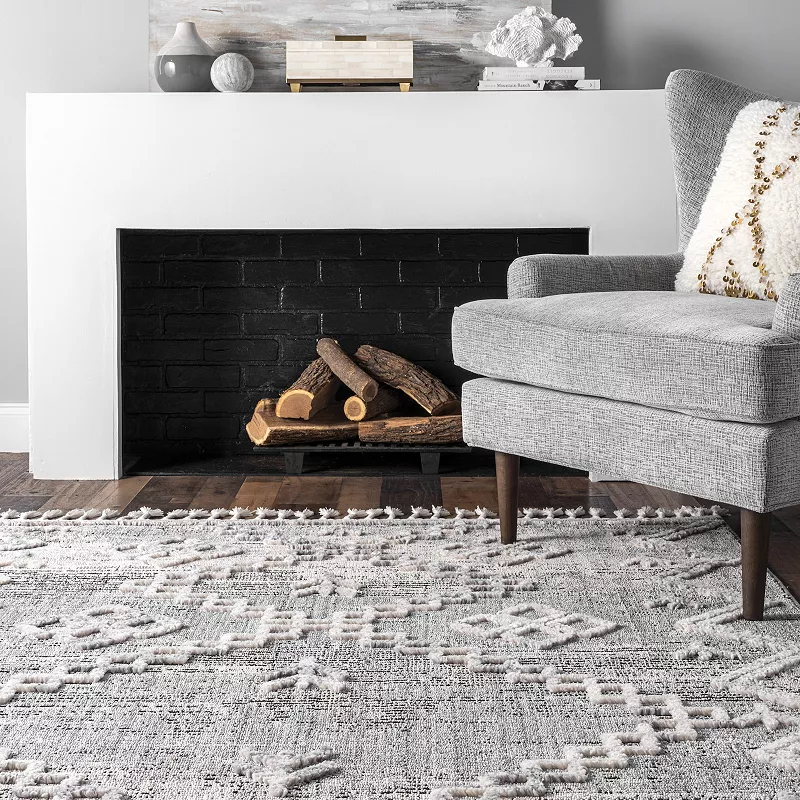 nuLoom Roxy Textured Diamond Tassel Area Rug