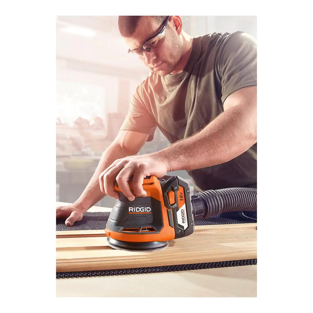 RIDGID R8606B-AC93044SBN 18V Cordless 5 in. Random Orbit Sander with (2) 4.0 Ah Batteries， 18V Charger， and Bag