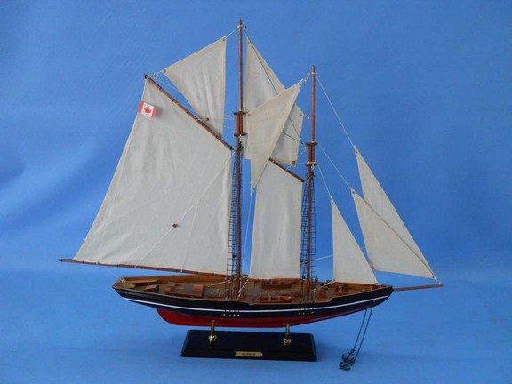 Handcrafted Model Ships BIuenose 32 Wooden Bluenos...