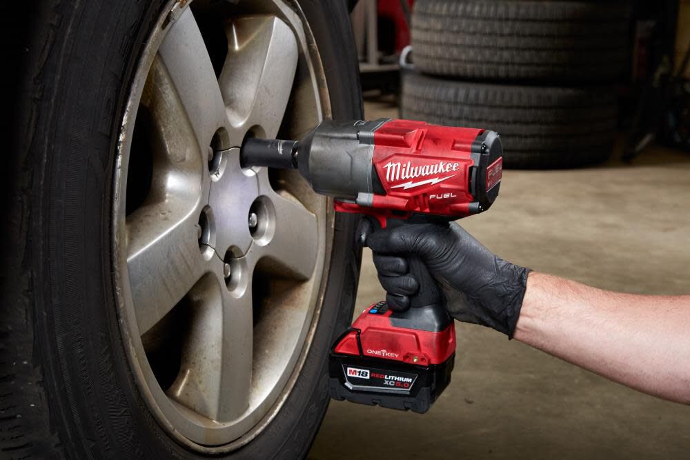 MW M18 FUEL Impact Wrench 1/2