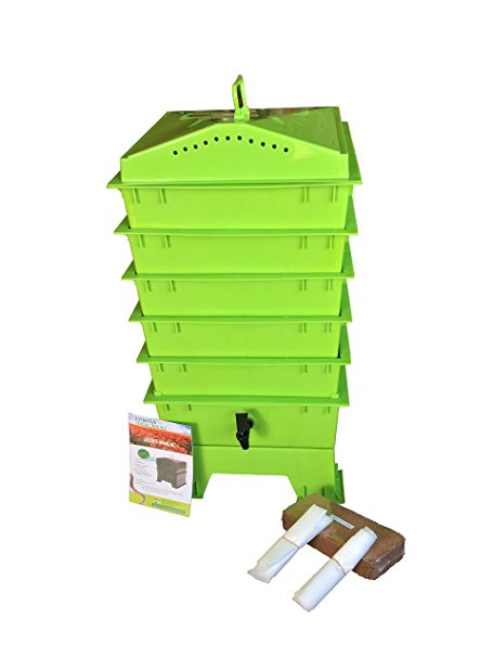 VermiTek 80 oz Green Plastic Worm Farm Composting Bin