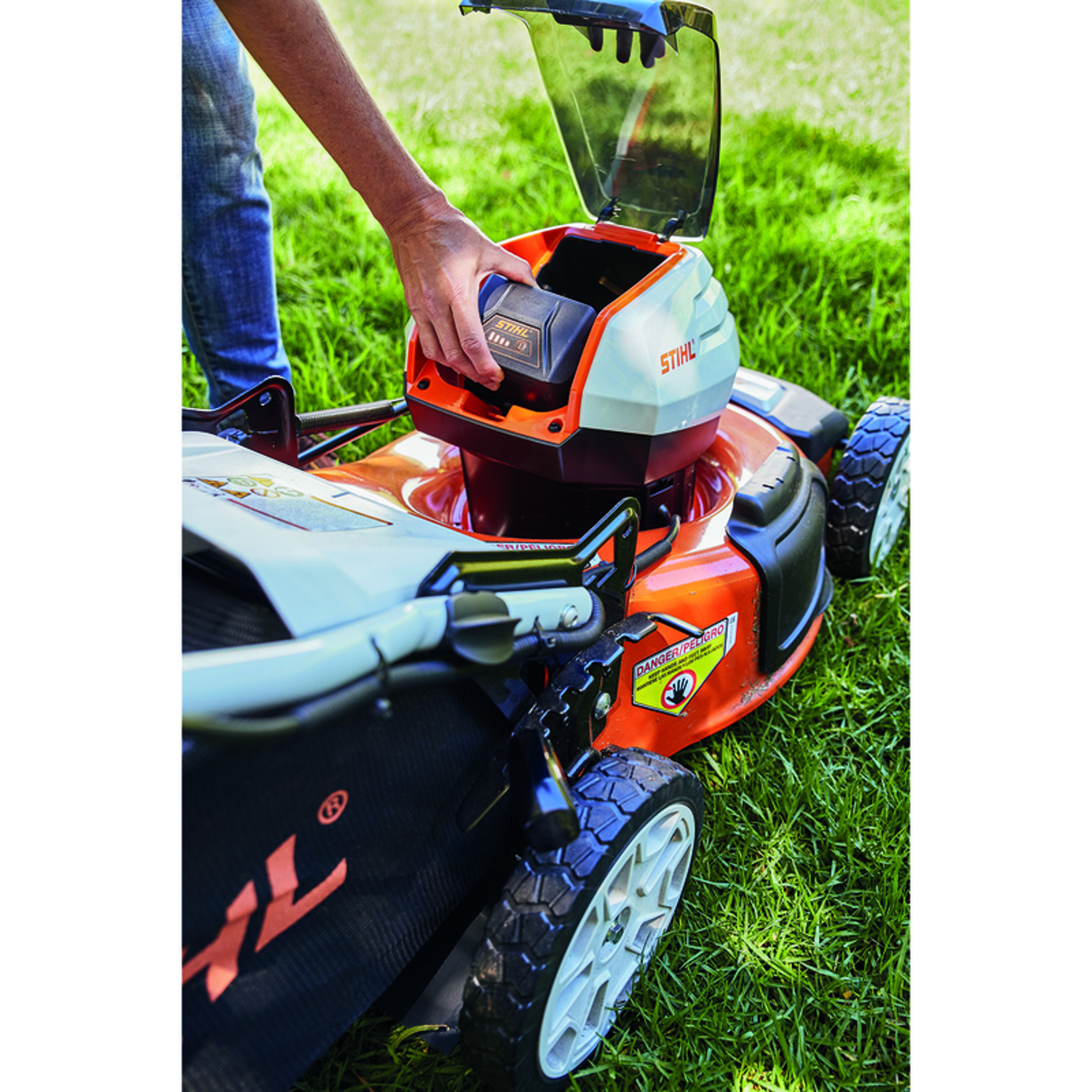 STIHL RMA 460 19 in. 36 V Battery Lawn Mower Kit (Battery \u0026 Charger)