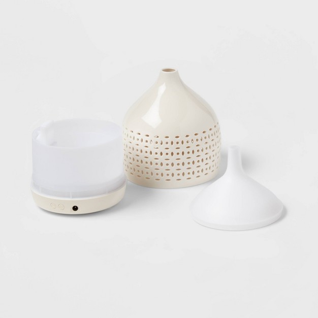 300ml Cutout Ceramic Color Changing Oil Diffuser White