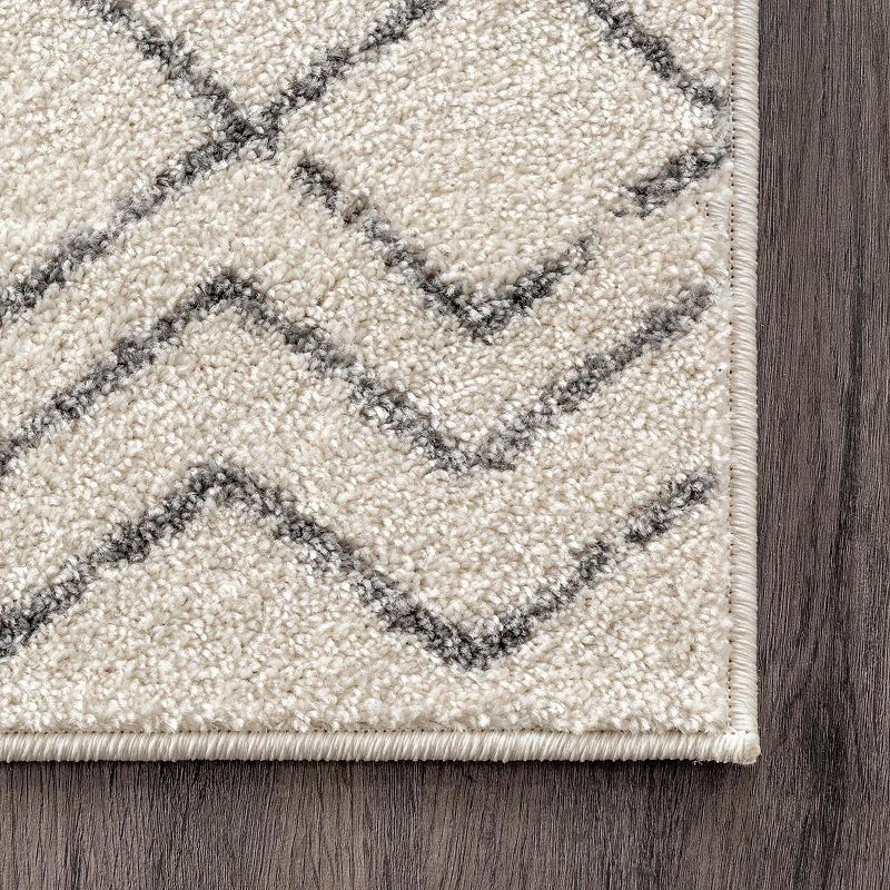 nuLOOM Kenzie Geometric Diamond Area Rug