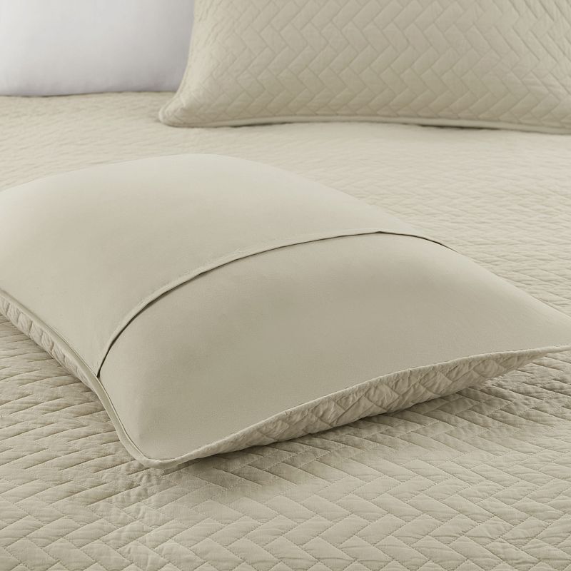 Hampton Hill Velvet Touch 3-Piece Quilt Set with Shams