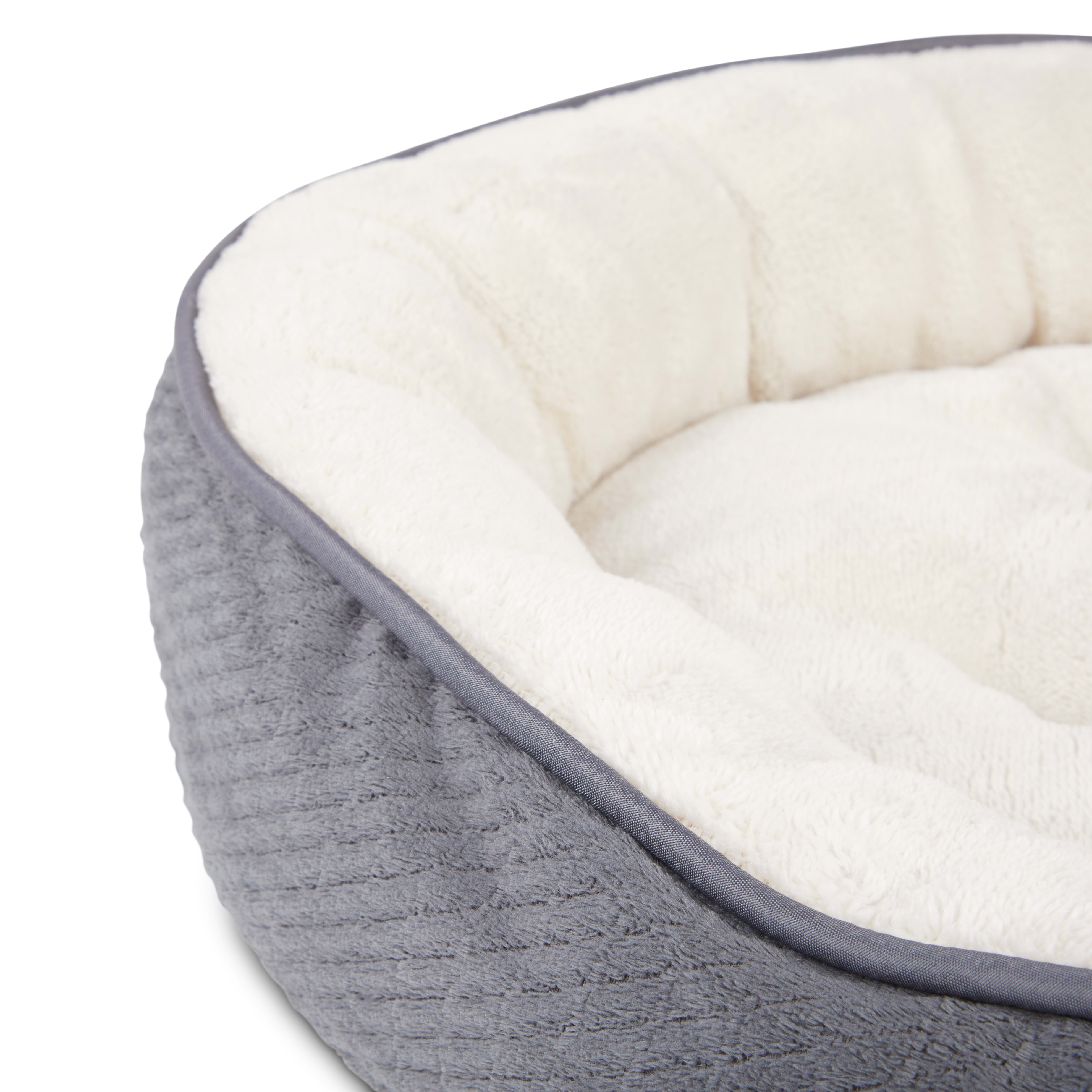 EveryYay Snooze Fest Grey Textured Round Cat Bed， 20