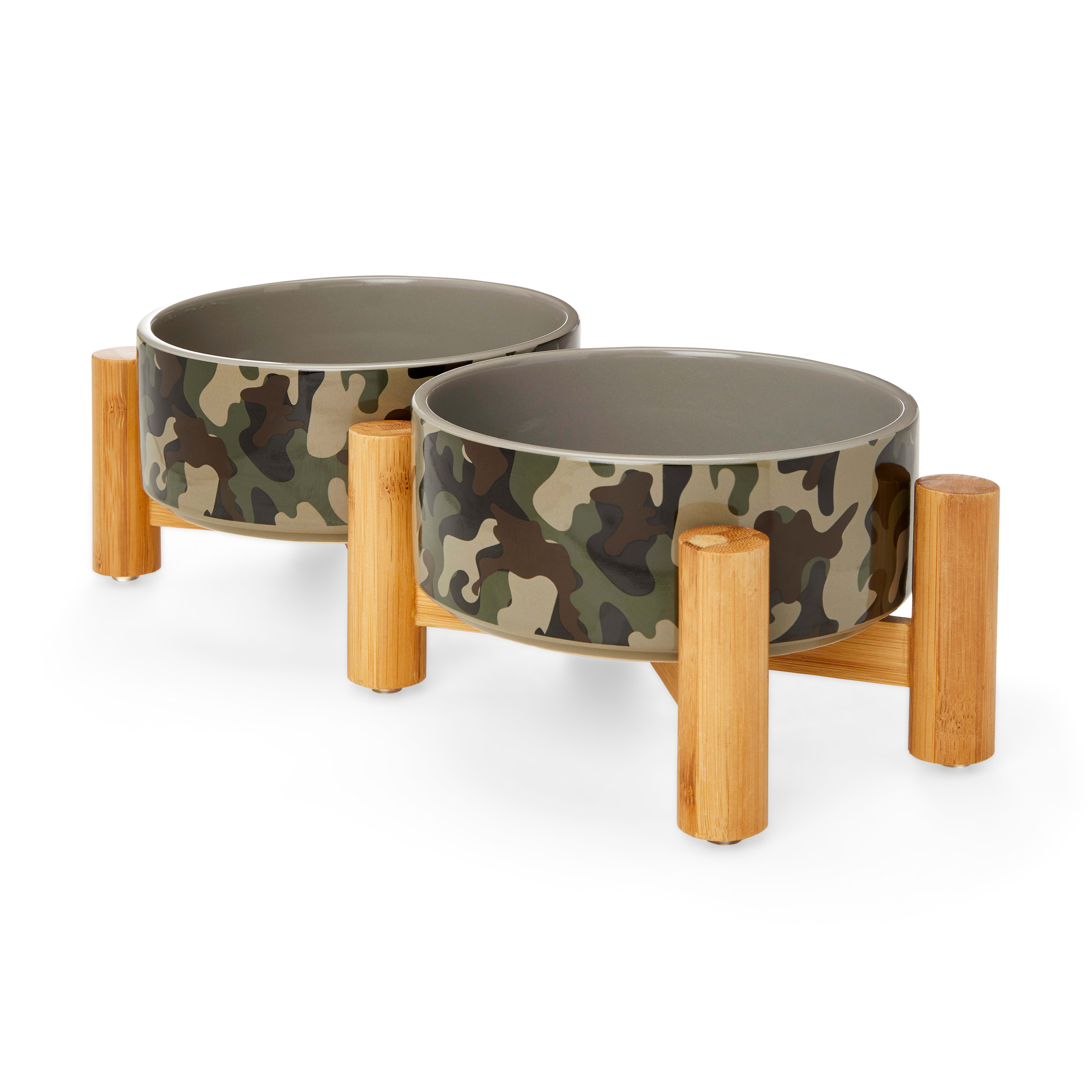 Reddy Camo Ceramic  Bamboo Elevated Double Diner for Dogs， 3 Cups