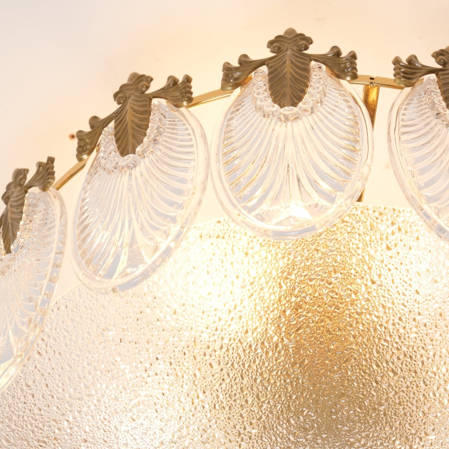 Decorative Pattern Glass Round Chandelier