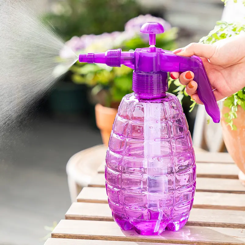 1.5L Plastic Bottle Low Pressure Pump Action Handheld Garden Water Sprayer