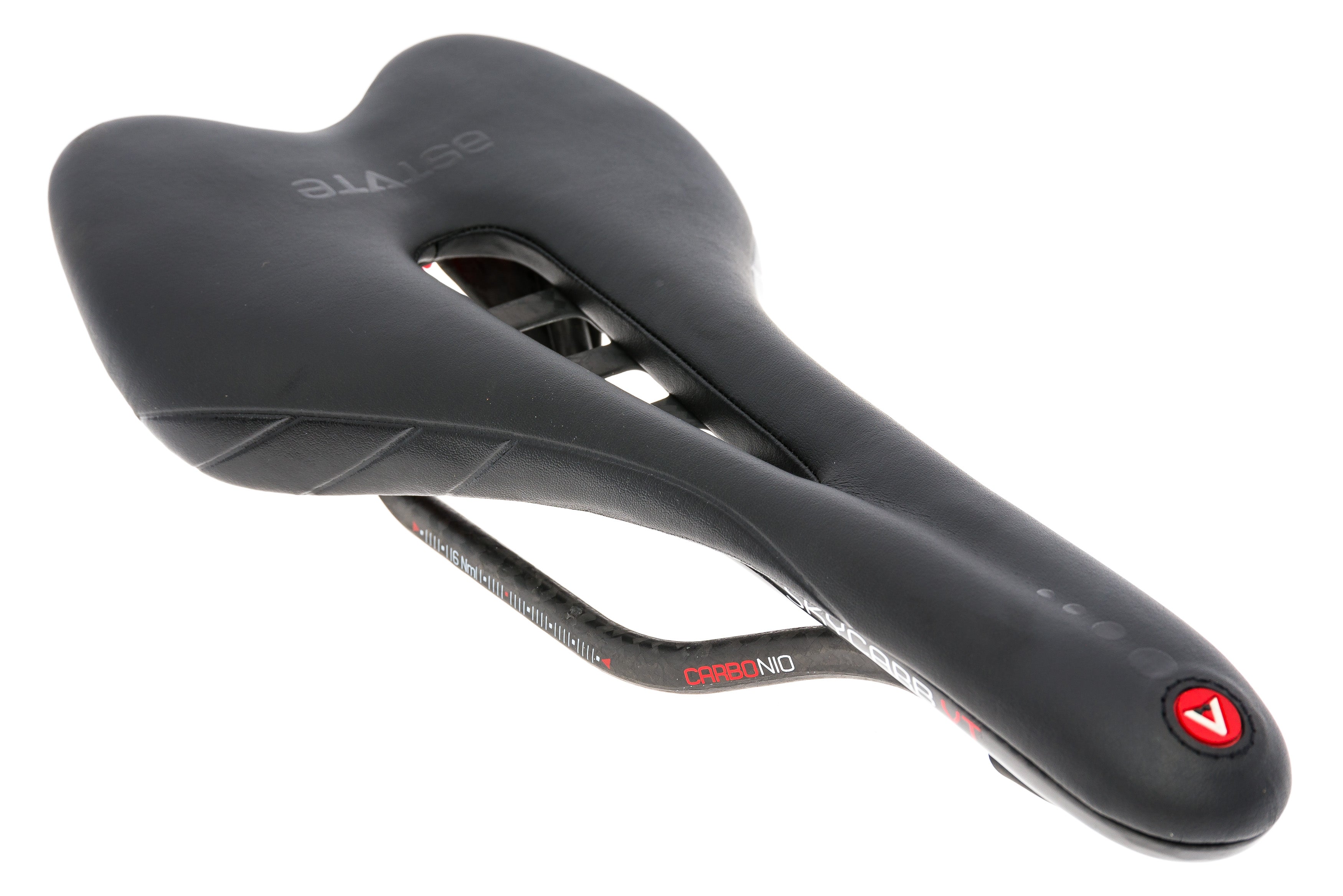Astute Skycarb VT Saddle 140mm Carbo Nio Rails Black