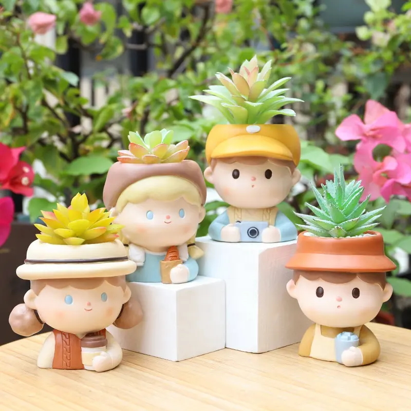 Sweet Outing Couple Style Design Office Decoration Resin Handicraft Flower Decoration Bonsai Succulent Small Flower Pots