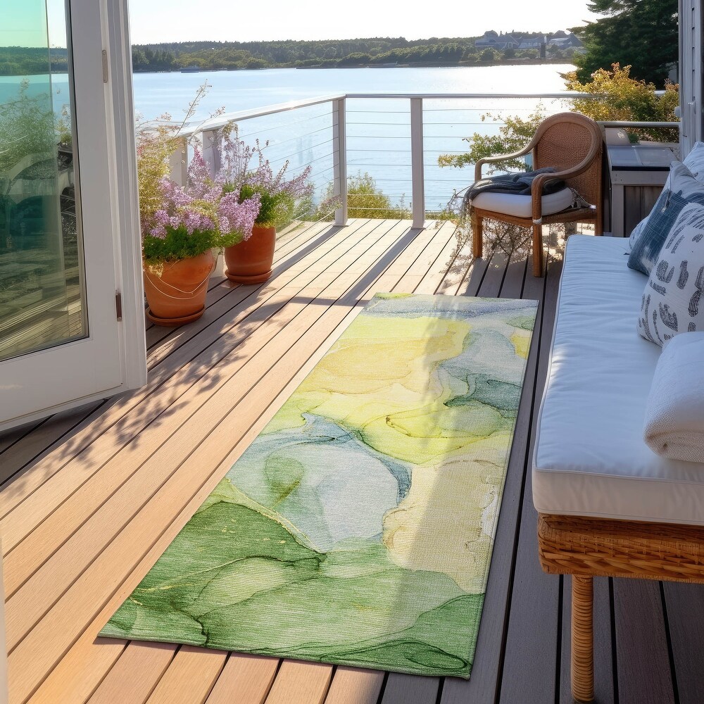 Machine Washable Indoor/ Outdoor Chantille Watercolor Yellow Rug