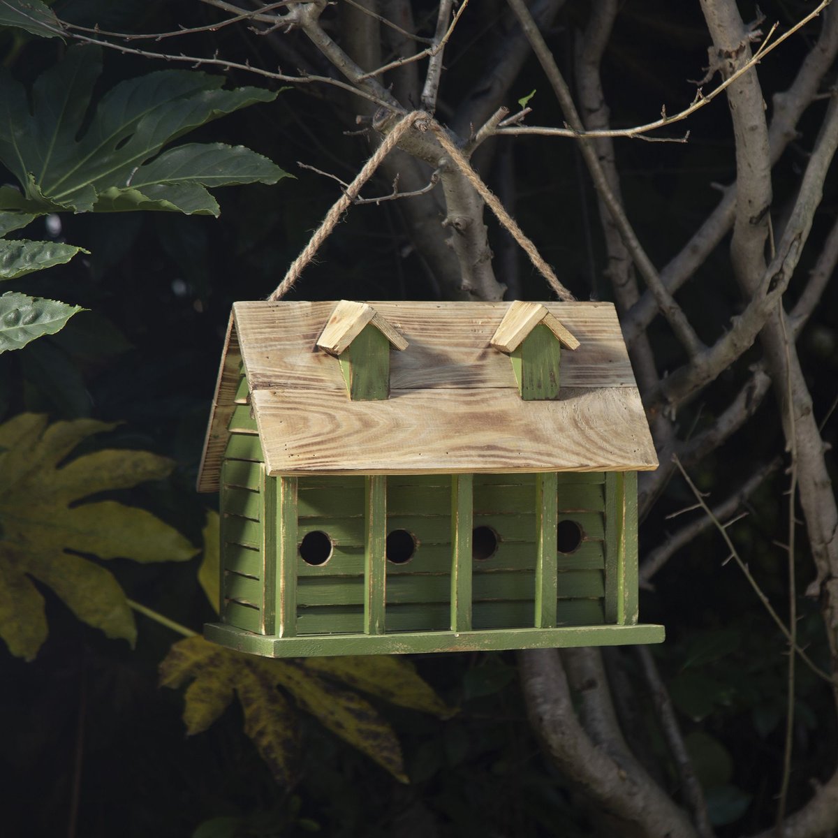 Glitzhome Wood Distressed Garden Birdhouse， Green