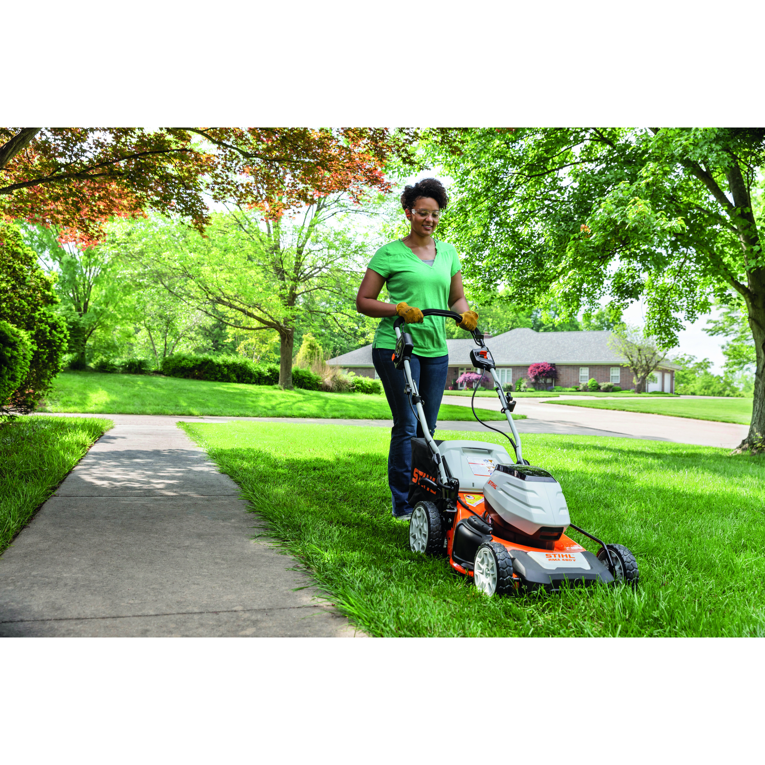 STIHL RMA 460 V 19 in. 36 V Battery Self-Propelled Lawn Mower Kit (Battery \u0026 Charger)