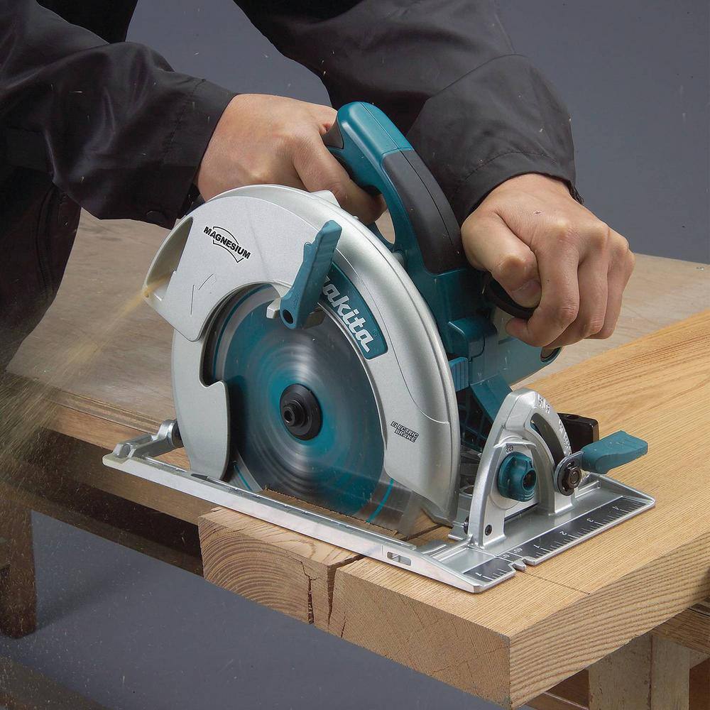 Makita 15 Amp 8-14 in. Magnesium Circular Saw 5008MGA