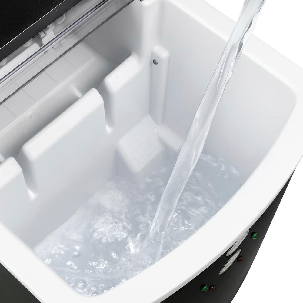 IGLOO 33 lb Portable Ice Maker in Black