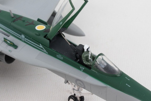 Herpa Raaf F/A 18A 1/72 Sqn 77  HE580601