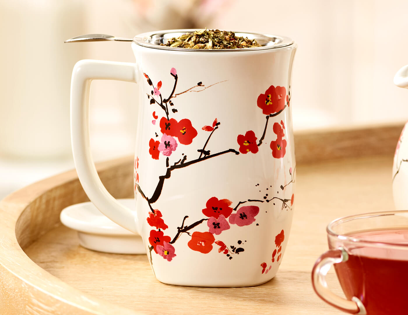 Sakura Blossom Tea Steeping Cup with Infuser – Ceramic Mug with Cherry Blossom Infuser for a Delicate Brew