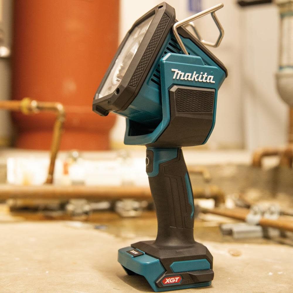 Makita 40V max XGT Cordless L.E.D. Flashlight / Spotlight Bare Tool ML007G from Makita