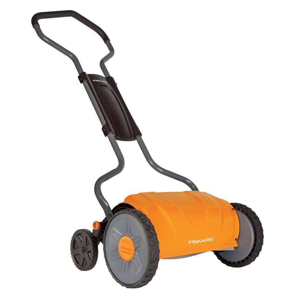 Fiskars StaySharp 17 in. Manual Push Walk Behind Non-Electric Reel Mower 362080-1001