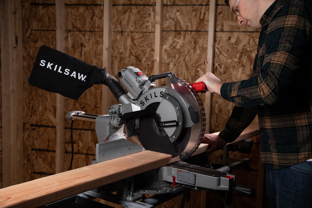 12 In. Worm Drive Dual Bevel Sliding Miter Saw ;