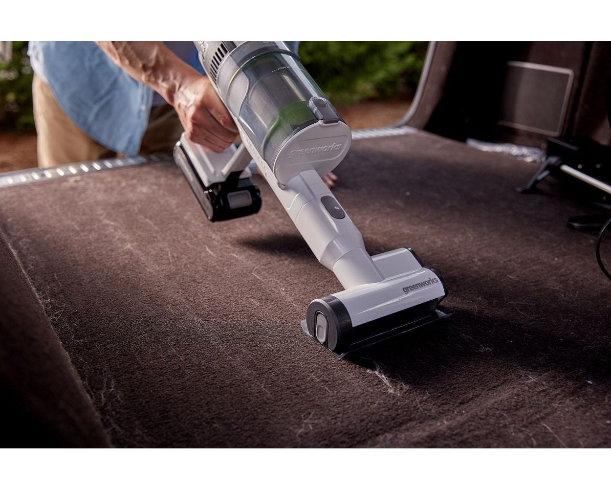 24V White Cordless Vacuum， Battery，  Charger | Greenworks Tools