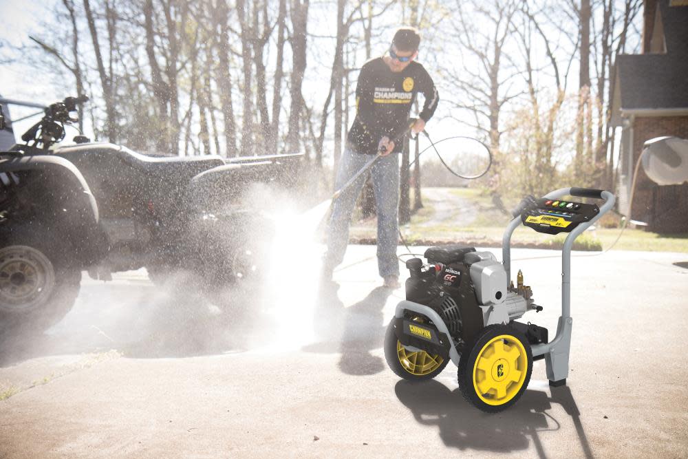 Champion 3200-PSI 2.5-GPM Gas Pressure Washer with Honda Engine ;