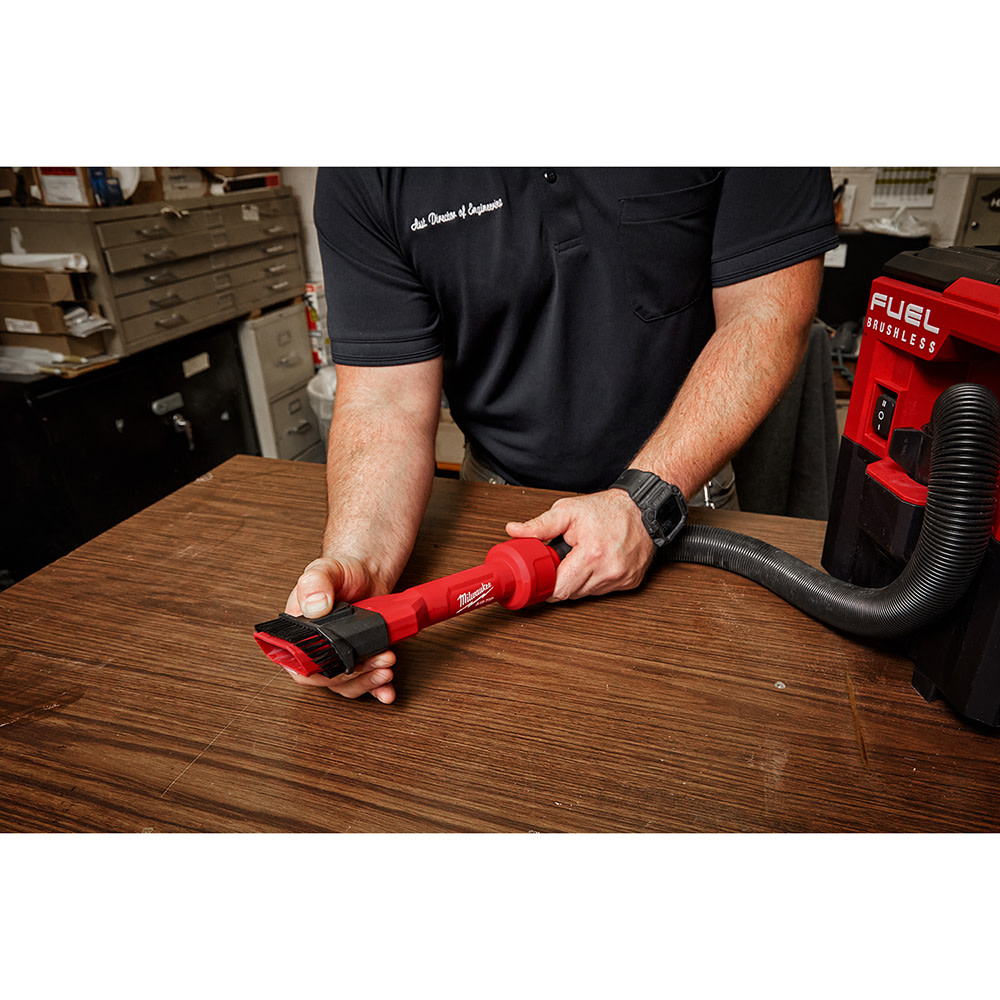 Milwaukee AIR-TIP™ 2-in-1 Utility Brush Tool