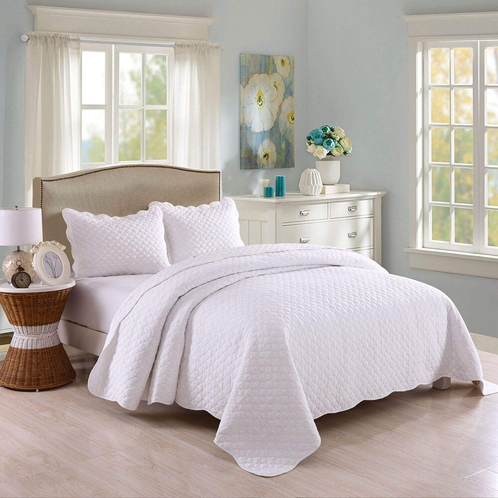 The Gray Barn Birch Bend 3 piece White Lightweight Cotton Quilt Set