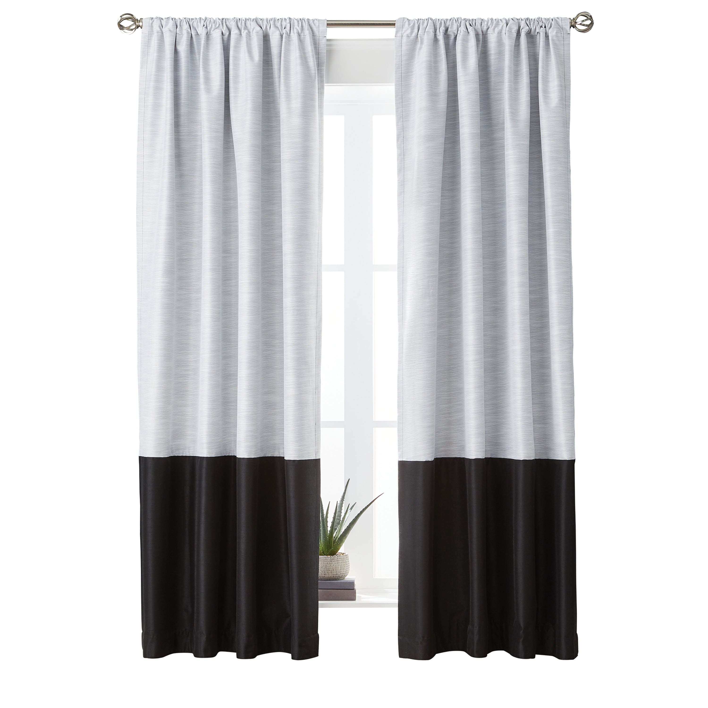 Better Homes and Gardens Colorblock Solid Polyester Pole Top Blackout Single Curtain Panel ， 50x84 ， Black