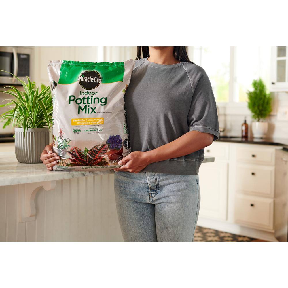 Miracle-Gro 16 Qt. Indoor Potting Mix 72486430