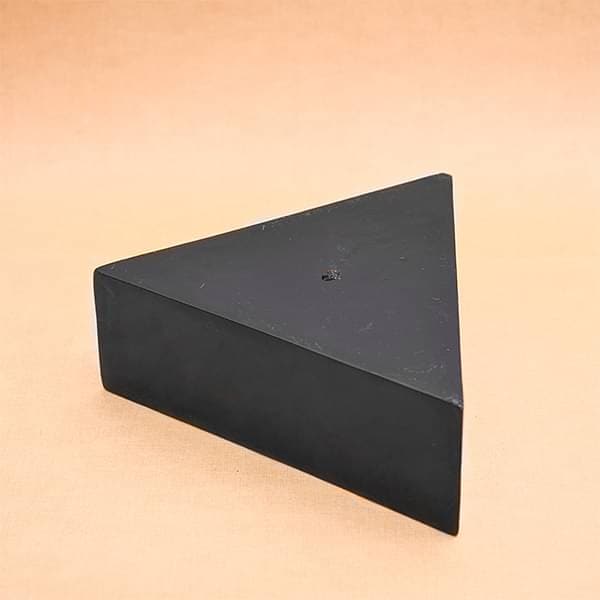 11 inch (28 cm) SML-007 Triangle Fiberglass Planter (Black)