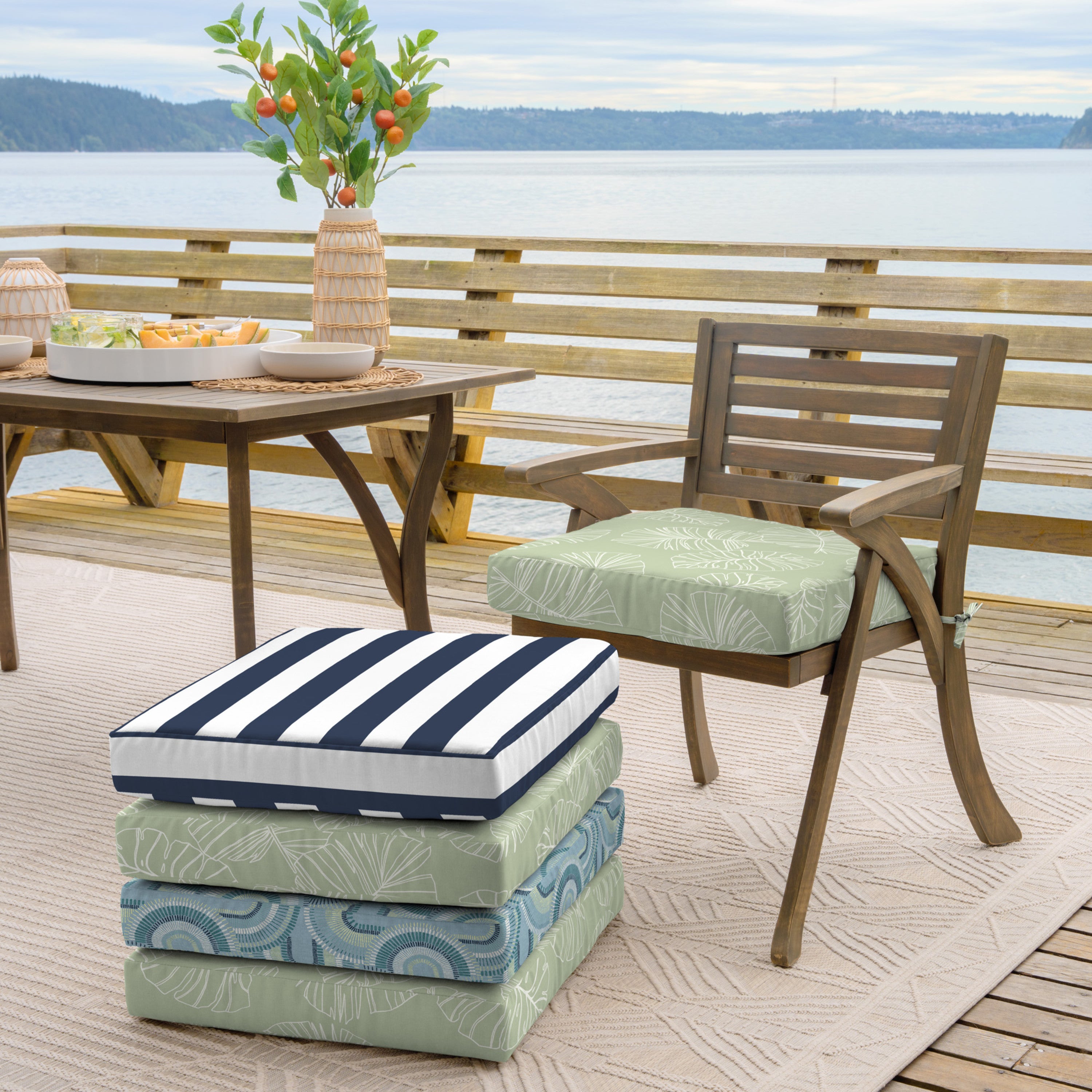 Arden Selections Outdoor Seat Cushion 21 x 21， Coastal Green Leaf