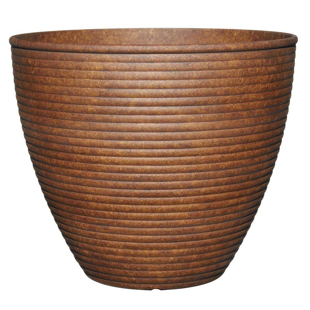 CHG CLASSIC HOME  GARDEN 13 in. Burnished Cali Resin Planter 4783-189R