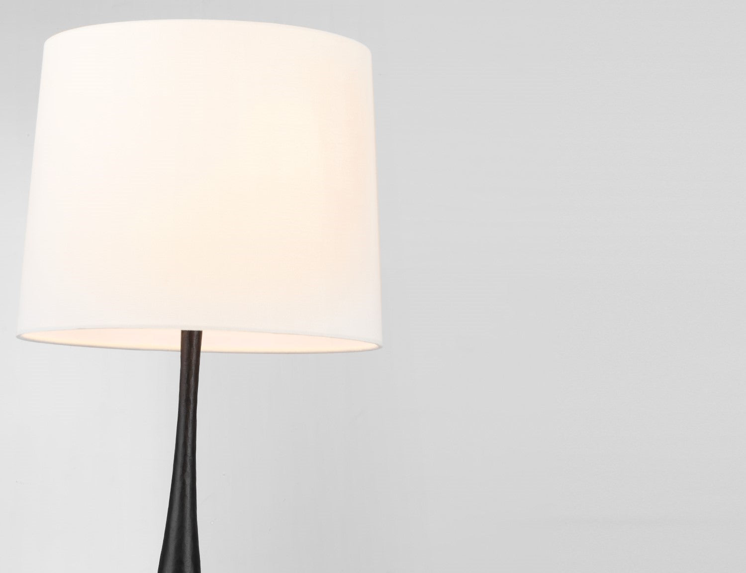 Oscar Sculpted Table Lamp