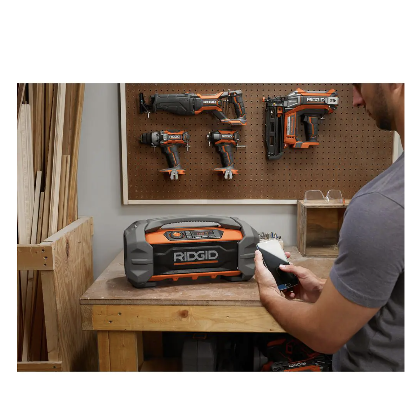 Ridgid 18v Hybrid Jobsite Radio With Bluetooth Wireless Technology (Tool Only)