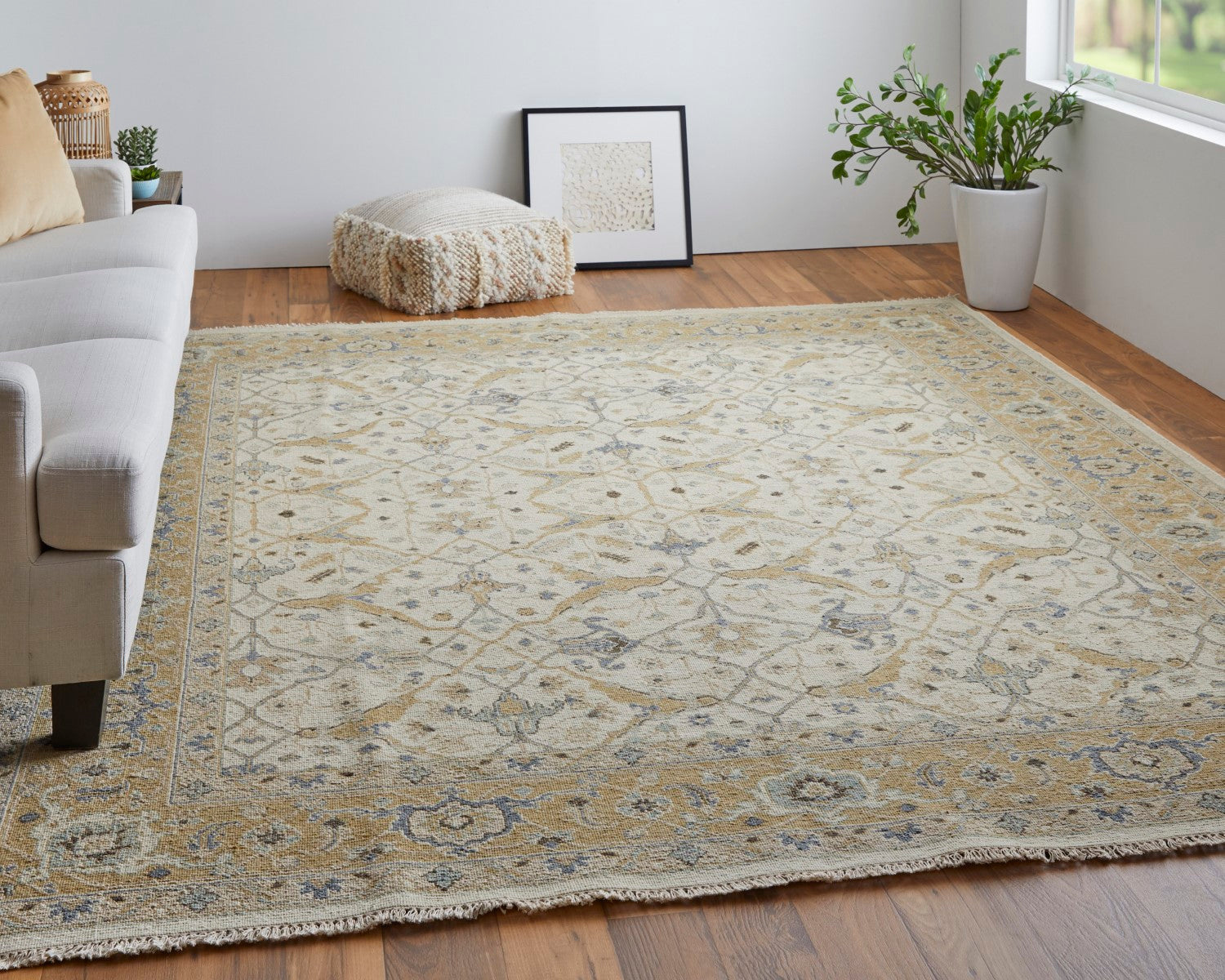 Aleska Oriental Ivory/Gold Rug