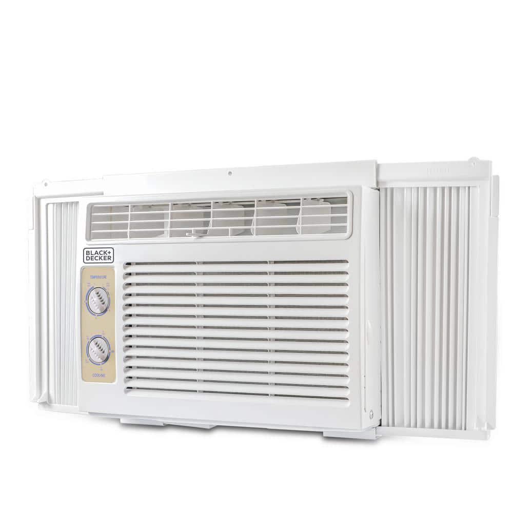 BLACKDECKER 5000 BTU Window Air Conditioner in White