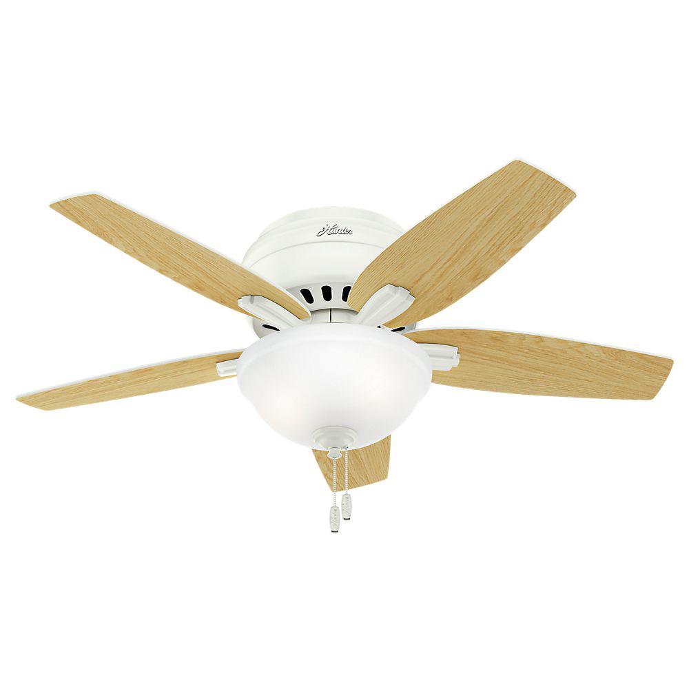 Hunter 42 Newsome Fresh White Ceiling Fan with Light Kit and Pull Chain