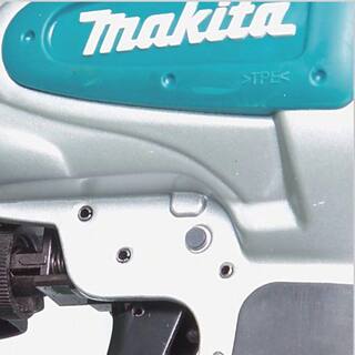 Makita 1-34 in. 15 Roofing Coil Nailer AN453