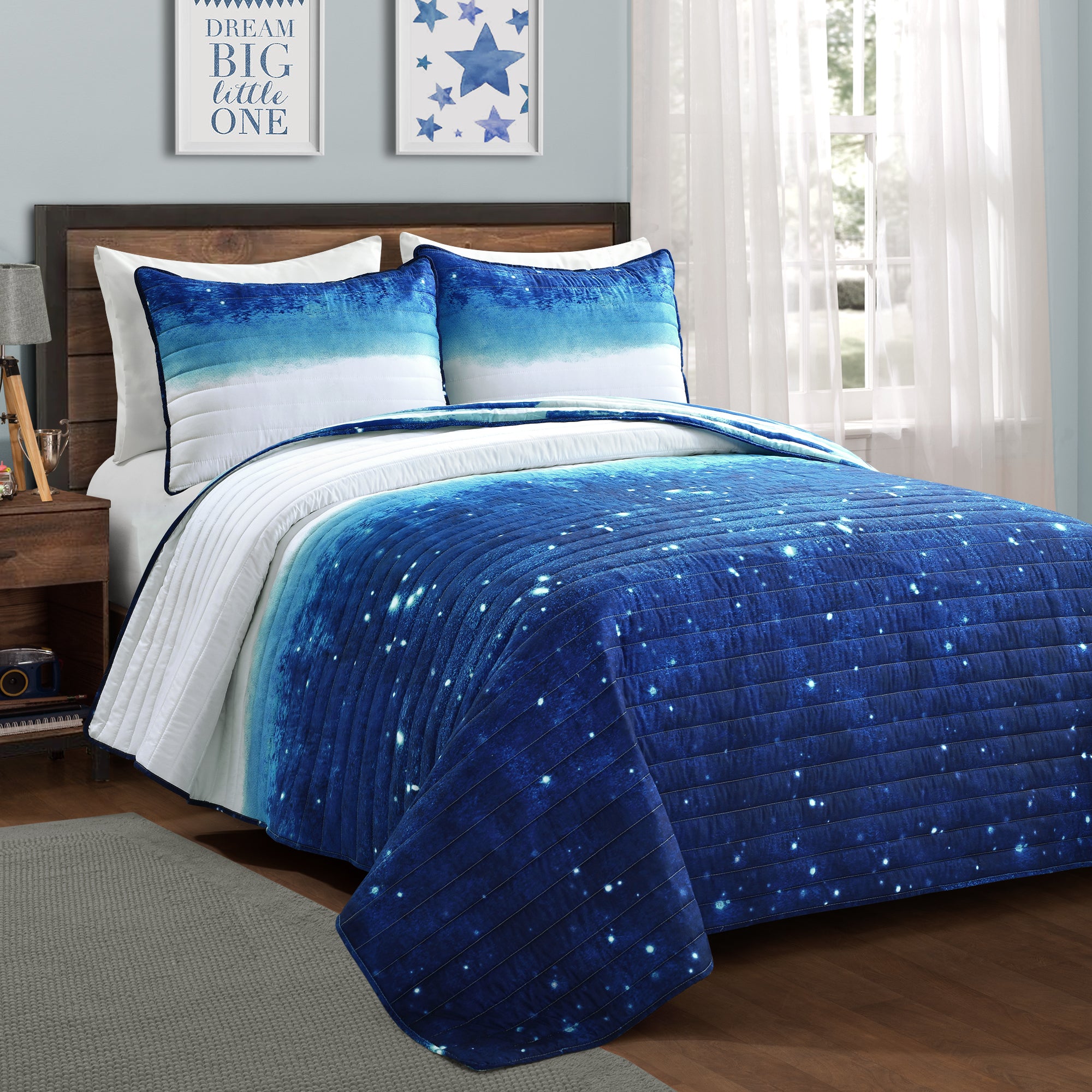 Space Star Ombre Reversible Quilt Set